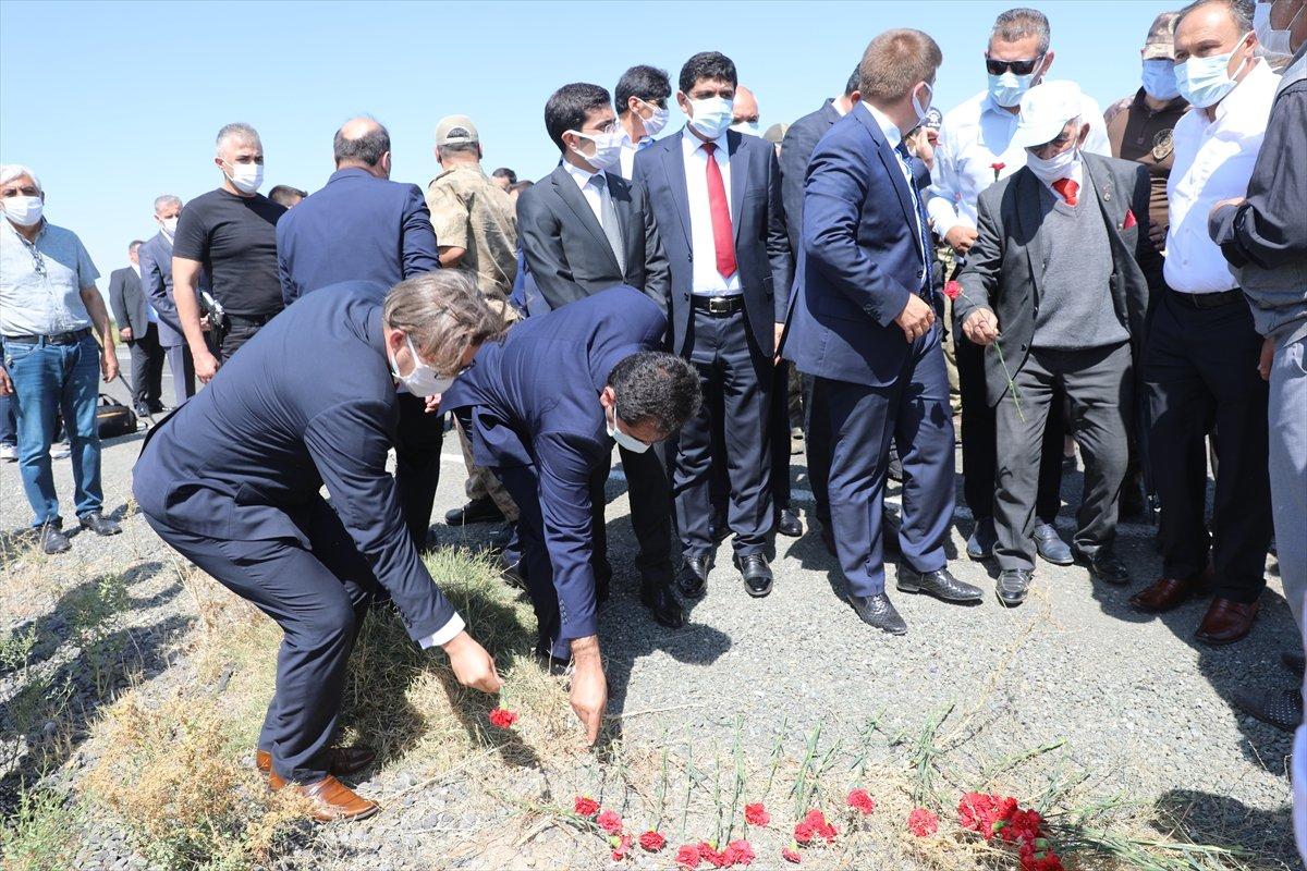 Iğdır'da 6 yıl önce şehit edilen 13 polis için anma töreni düzenlendi