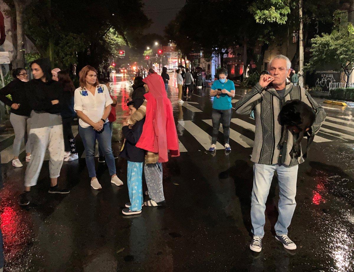 Meksika'da 7.4 büyüklüğünde deprem