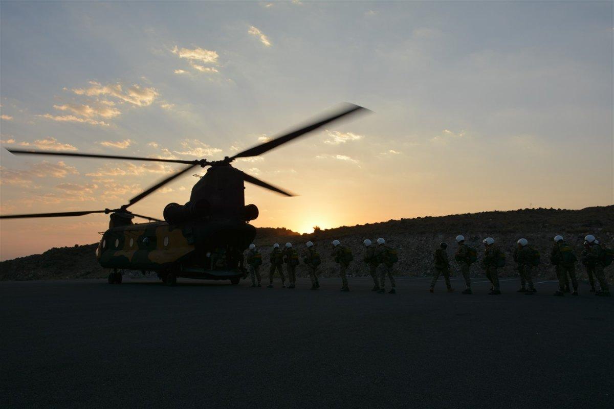 MSÜ öğrencileri, 'Statik Paraşüt Temel Kursu' eğitimini başarıyla tamamladı