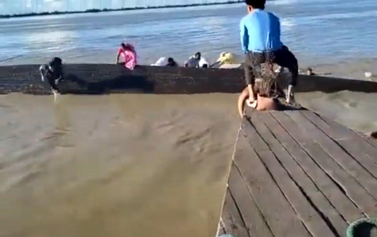 Hindistan’da yolcu tekneleri çarpıştı