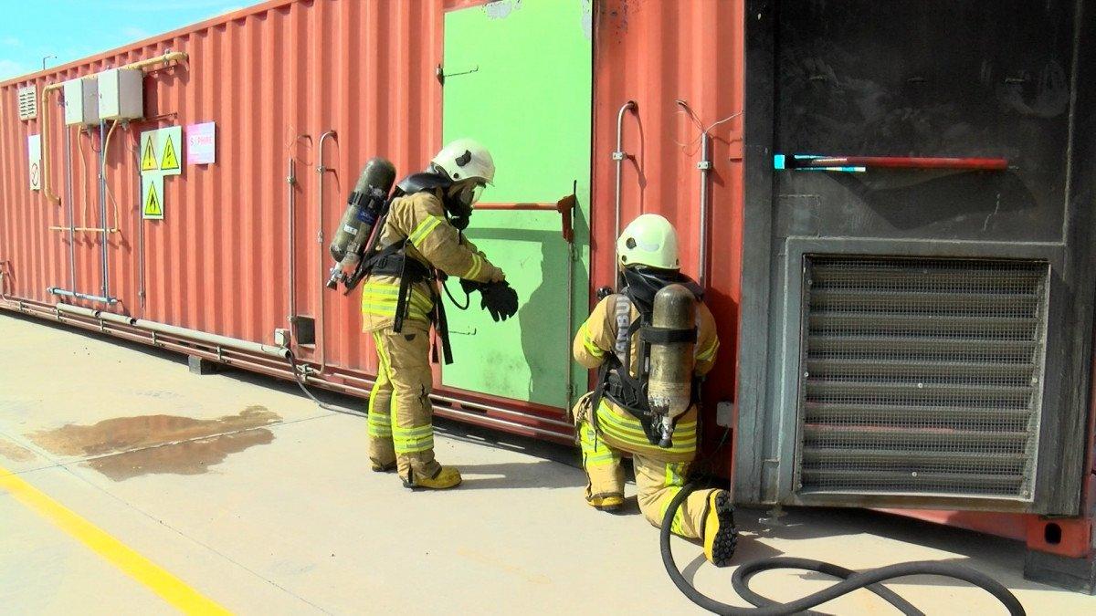 İstanbul'da kadın itfaiyeciler göreve hazır