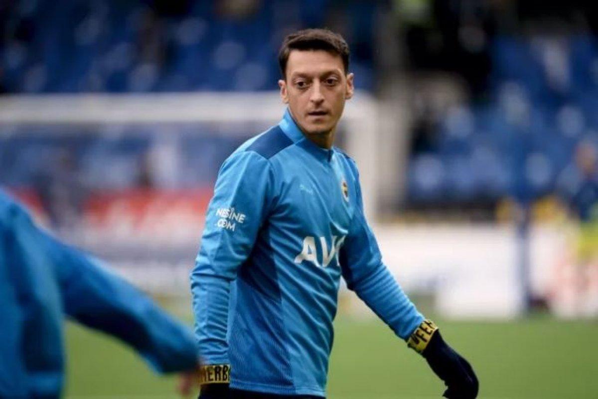 İngiliz basını: Mesut Özil, Fenerbahçe'de mutsuz