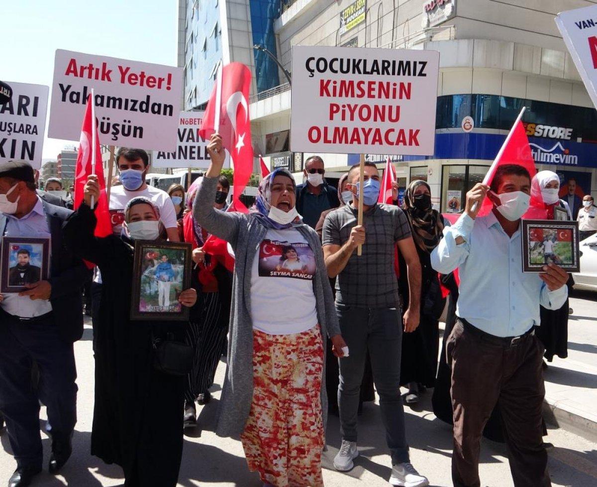 Vanlı aileler evlat nöbetine devam ediyor: 'Kandil'e çökeceğiz'