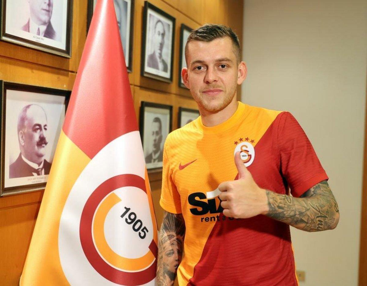 Galatasaray'ın yeni transferlerinin yaş ortalaması 22.6