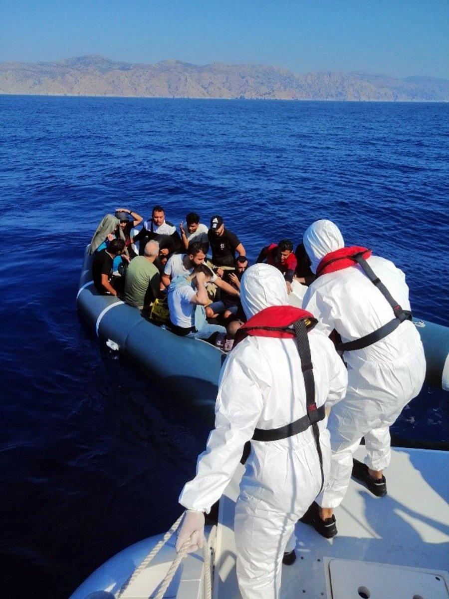 Marmaris'te 50 kaçak göçmen kurtarıldı