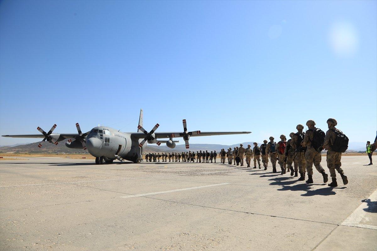 Bingöl’de, komandolar dualarla Suriye’ye uğurlandı