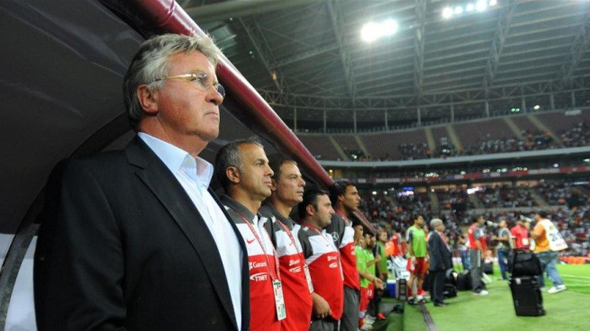 Guus Hiddink emekli oldu