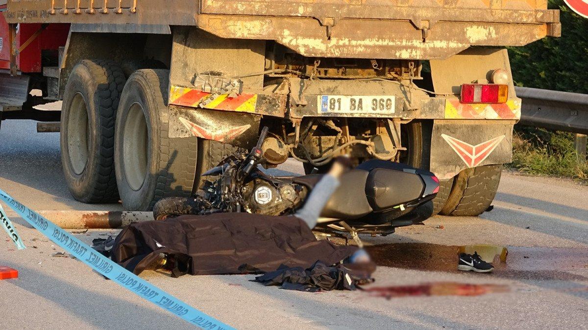 Düzce'de yeni evlenen çift kazada yaşamını yitirdi