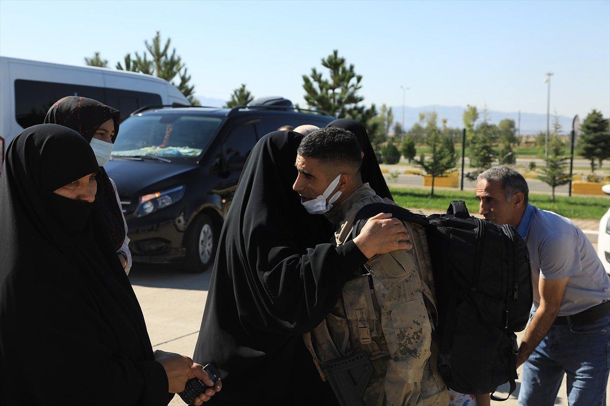 Bingöl’de, komandolar dualarla Suriye’ye uğurlandı