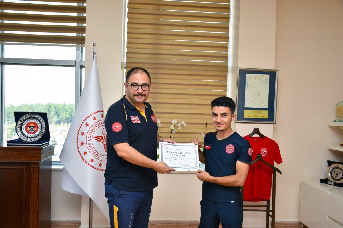 Burdur'da doğum esnasında kalbi duran bebek hayata geri döndü