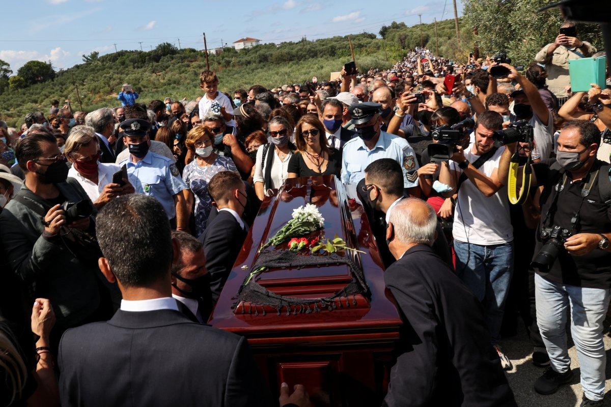 Türk dostu Yunan sanatçı Theodorakis, son yolculuğuna uğurlandı