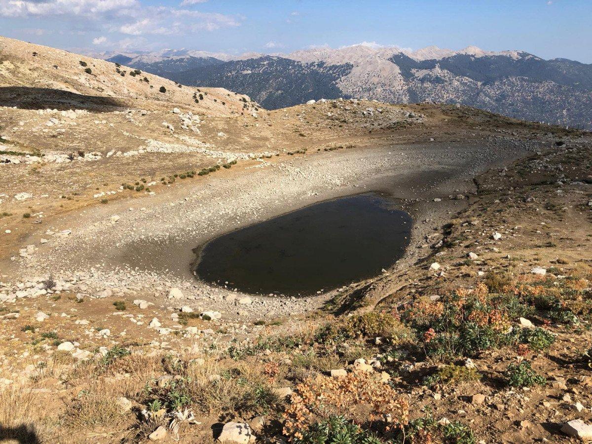 Antalya Kartal Gölü'nde 5 dekarlık alan kurudu