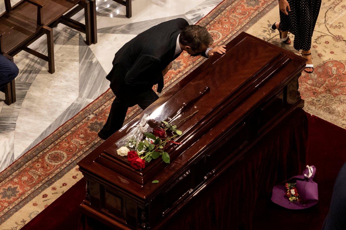 Türk dostu Yunan sanatçı Theodorakis, son yolculuğuna uğurlandı