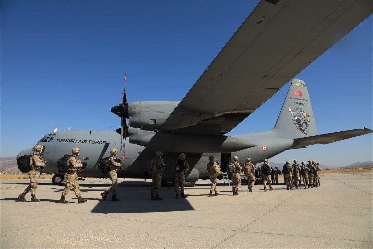 Bingöl’de, komandolar dualarla Suriye’ye uğurlandı