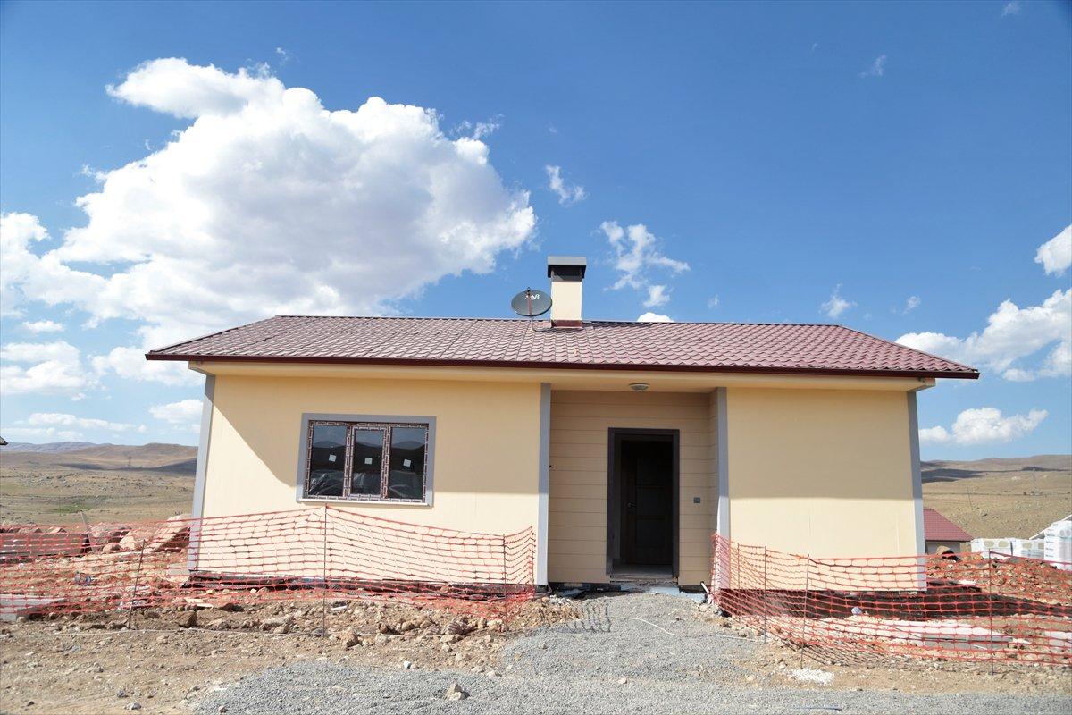 Erzurum’da, depremzedelere 350 konutun teslimi bu yıl yapılacak