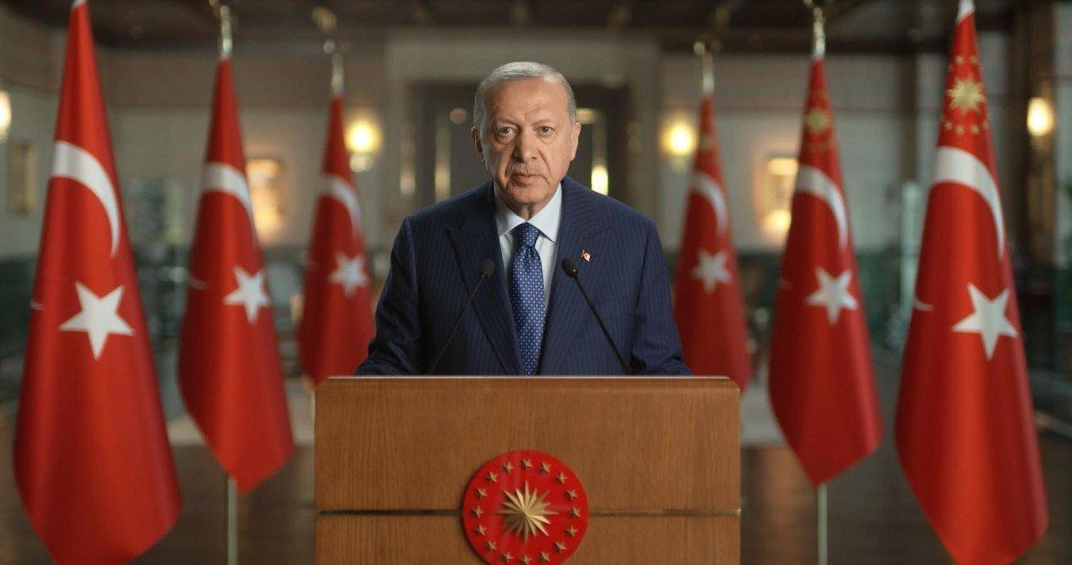 Cumhurbaşkanı Erdoğan'dan AK Parti Kadın Kolları'na videolu mesaj