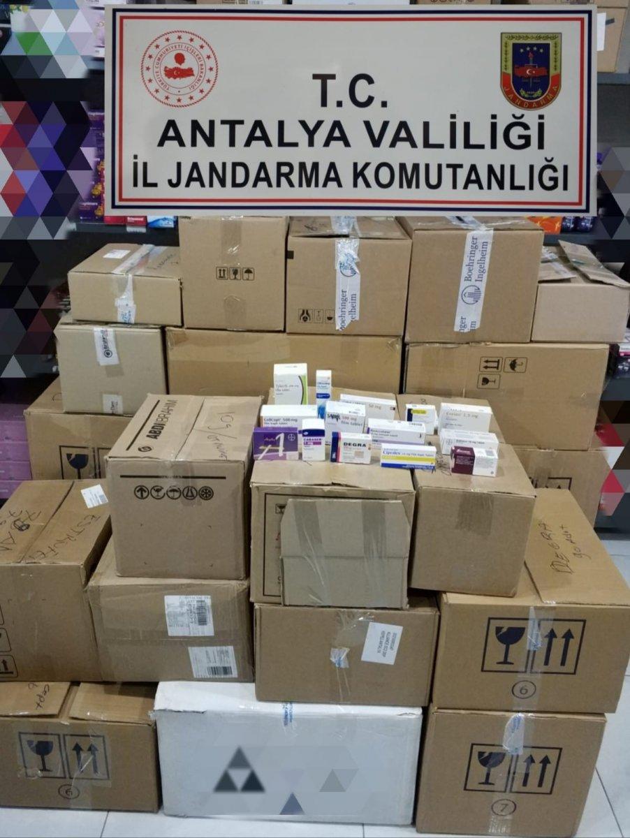 Antalya’da 7 bin 482 adet kaçak ilaç ele geçirildi