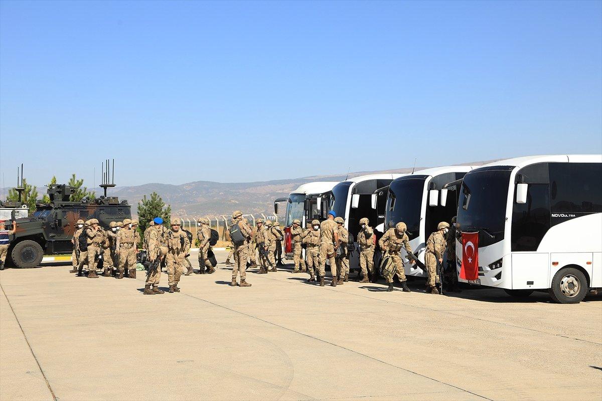Bingöl’de, komandolar dualarla Suriye’ye uğurlandı