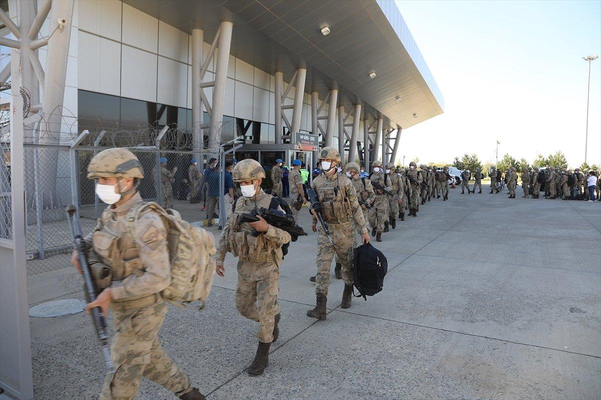 Bingöl’de, komandolar dualarla Suriye’ye uğurlandı