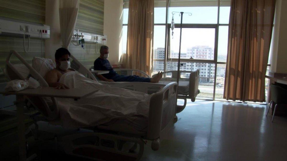 Kayseri'de yoğun bakımda kalan koronalı lise öğrencisi, aşı çağrısında bulundu