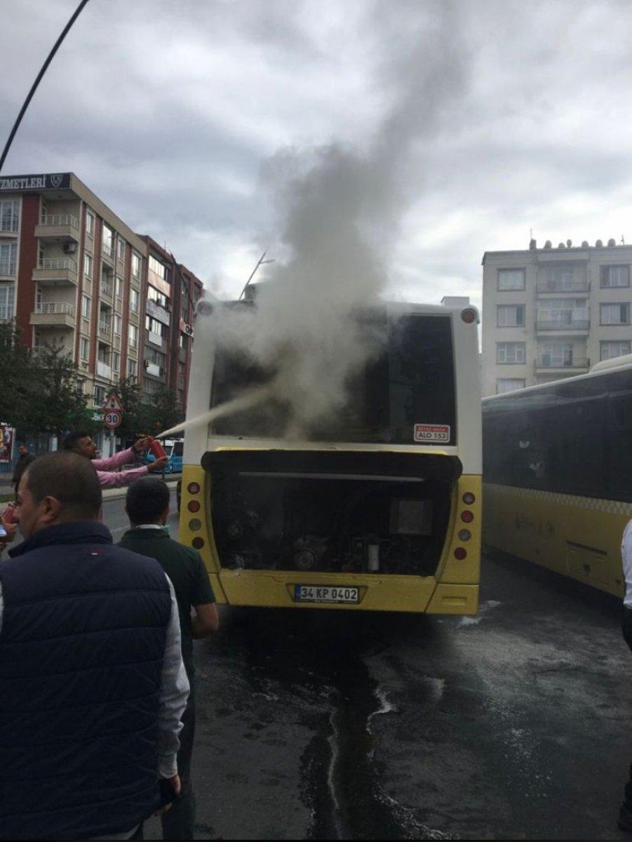 Gaziosmanpaşa'da İETT otobüsü yolda kaldı