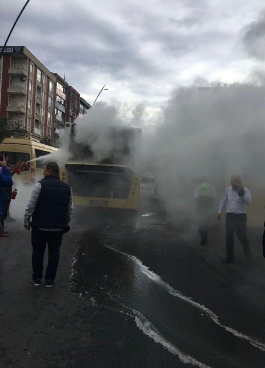 Gaziosmanpaşa'da İETT otobüsü yolda kaldı