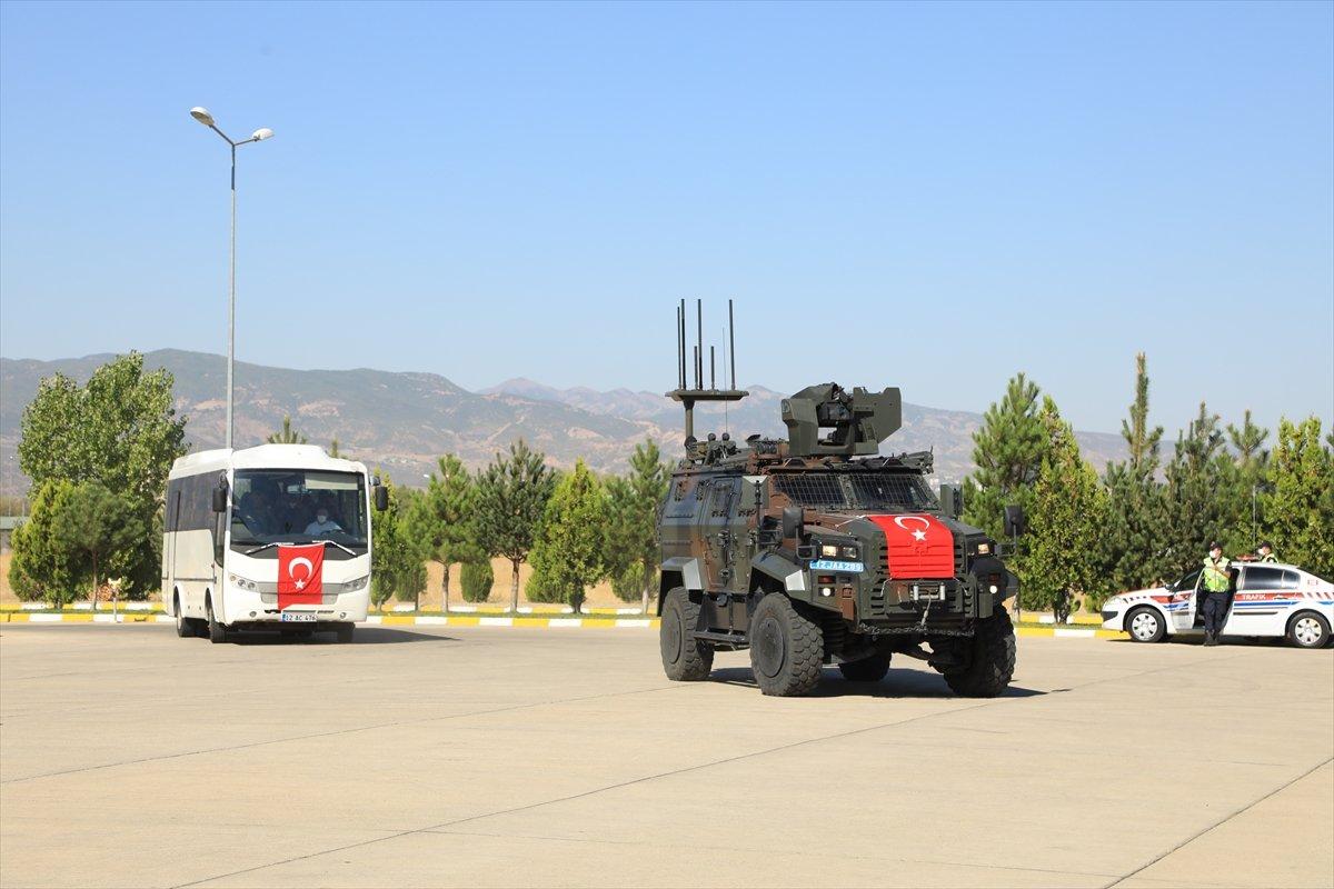 Bingöl’de, komandolar dualarla Suriye’ye uğurlandı