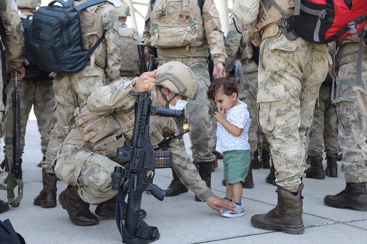 Bingöl’de, komandolar dualarla Suriye’ye uğurlandı