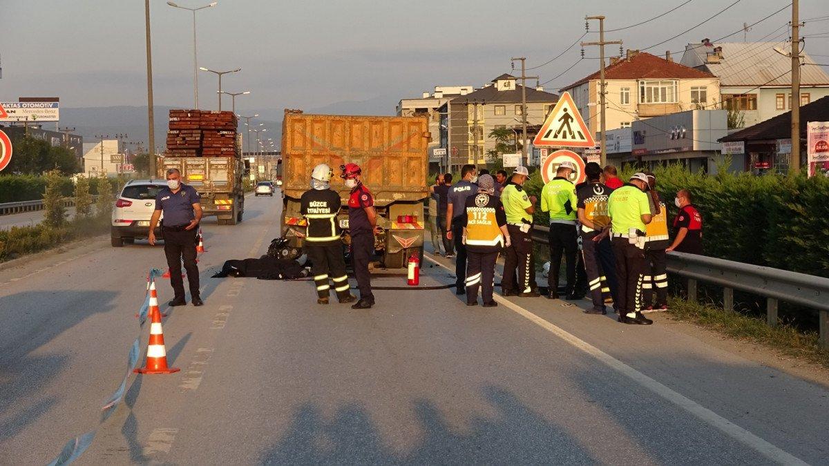 Düzce'de yeni evlenen çift kazada yaşamını yitirdi