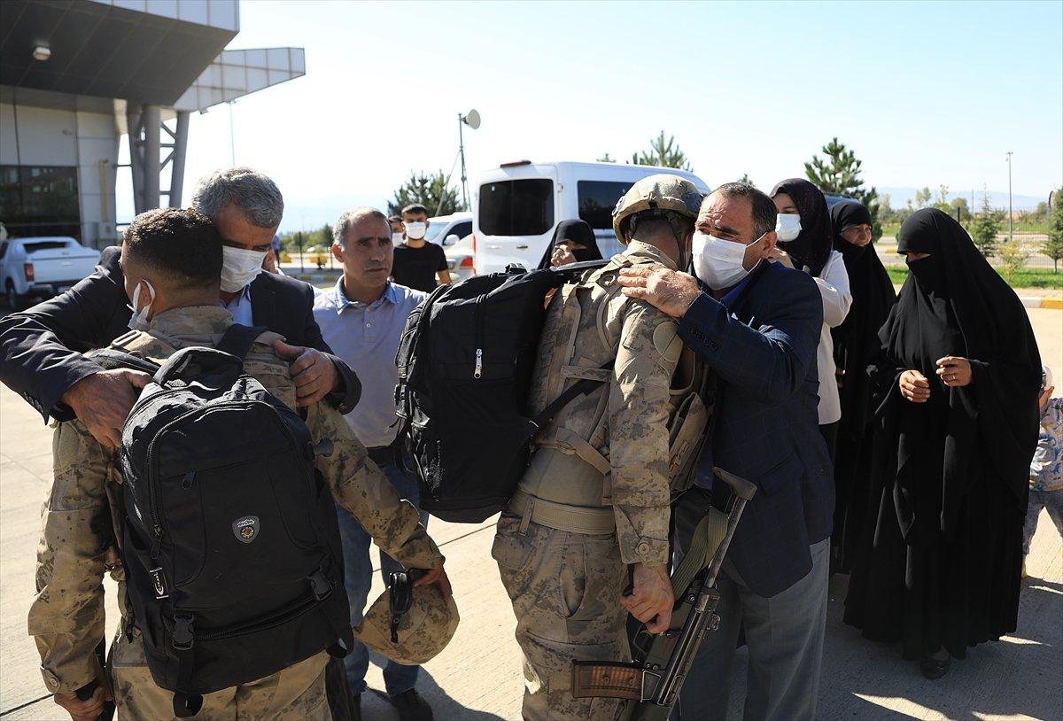 Bingöl’de, komandolar dualarla Suriye’ye uğurlandı