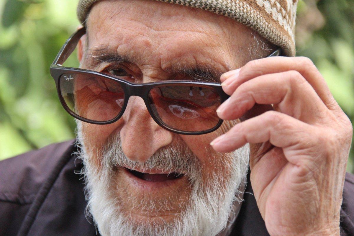 Kocaeli'de akülü motorun üstünde kara lastikli 92'lik çınar