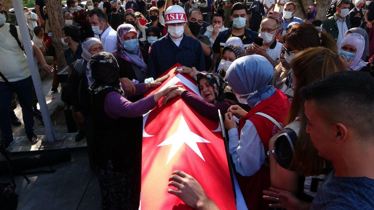 İdlib şehidi Mücahit Sınırtepe'nin eşinden yürek yakan sözler