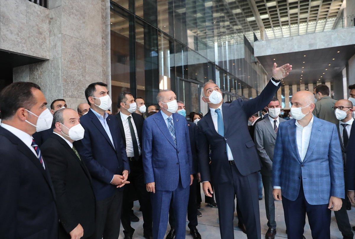 Cumhurbaşkanı Erdoğan'dan AKM'ye ziyaret