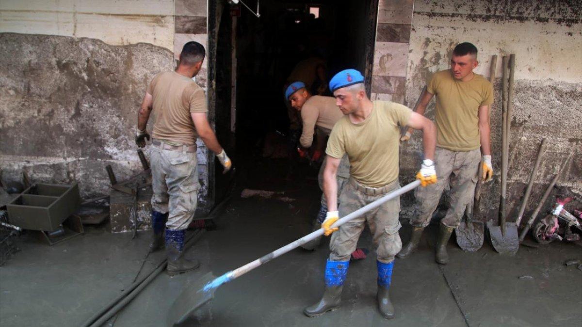 Kastamonu’da sel felaketinin izleri siliniyor