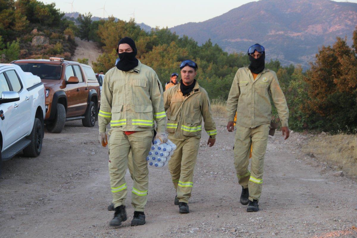 İzmir'de ormanlık alanda çıkan yangın kontrol altında