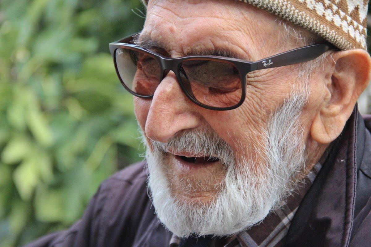 Kocaeli'de akülü motorun üstünde kara lastikli 92'lik çınar