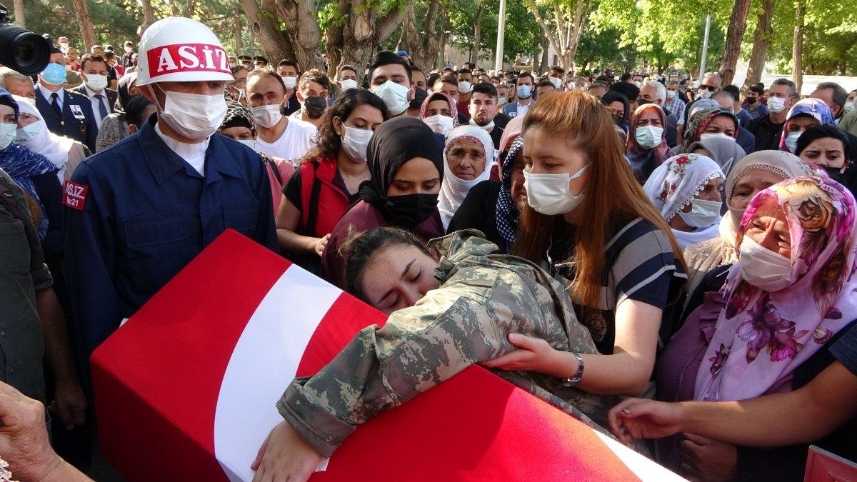İdlib şehidi Mücahit Sınırtepe'nin eşinden yürek yakan sözler