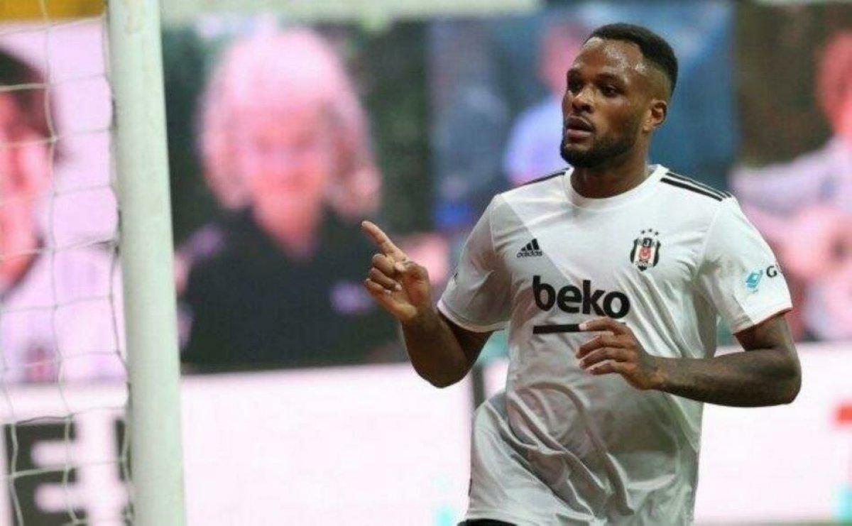 Beşiktaş, Larin'in sözleşmesini uzatmak istiyor