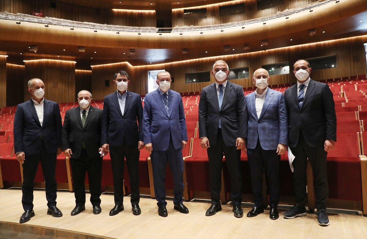 Cumhurbaşkanı Erdoğan'dan AKM'ye ziyaret