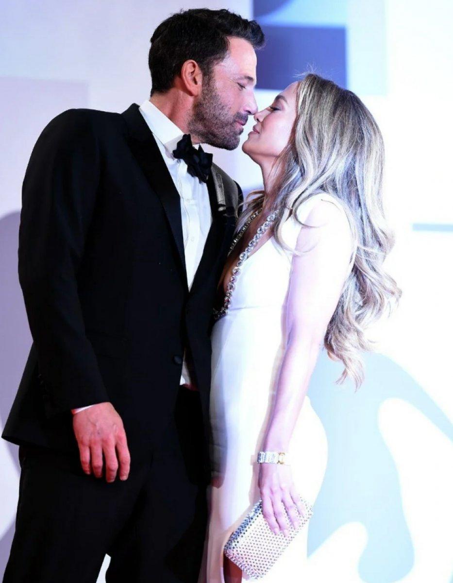 Jennifer Lopez ile Ben Affleck, kırmızı halıda aşk tazeledi
