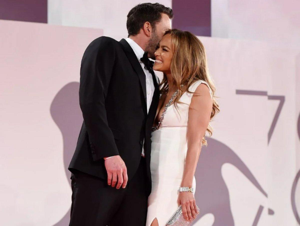 Jennifer Lopez ile Ben Affleck, kırmızı halıda aşk tazeledi