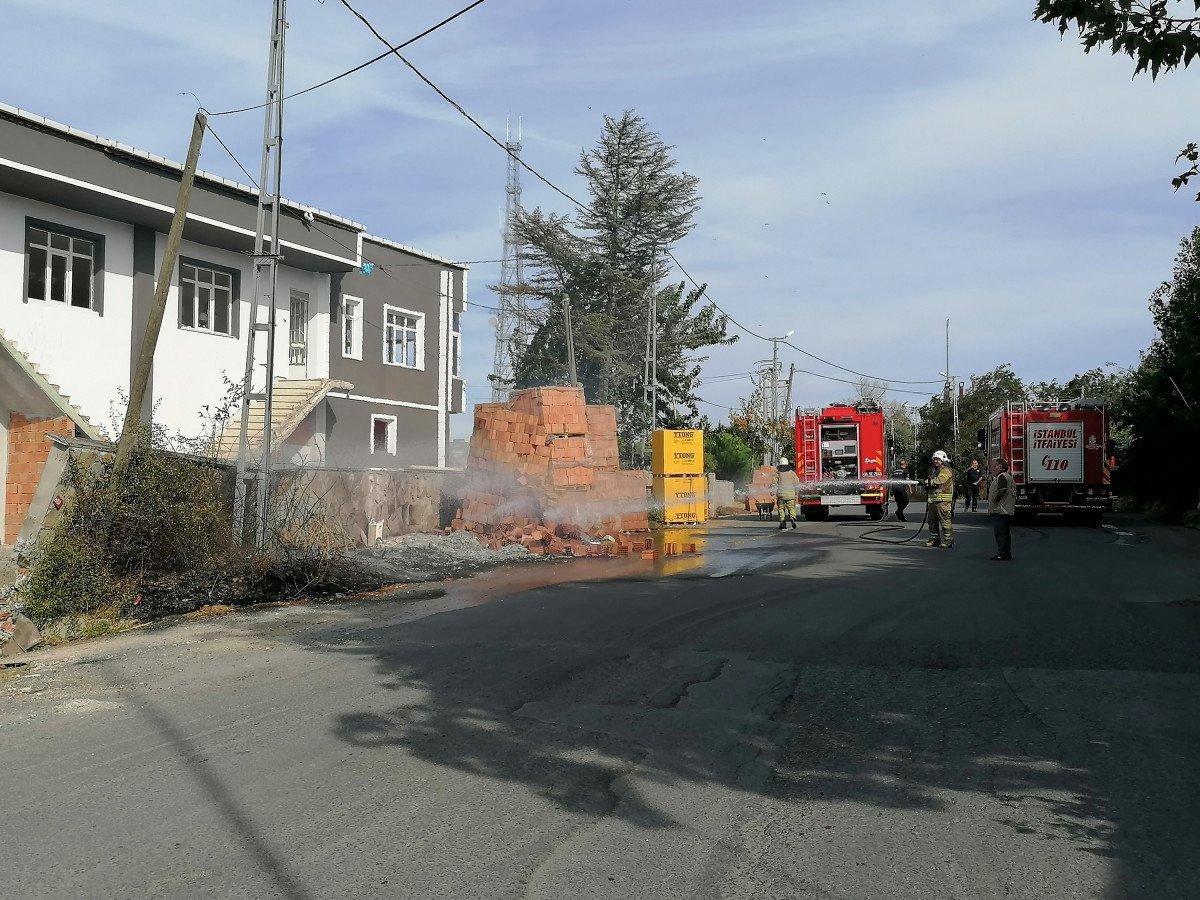 Silivri'de doğalgaz kutusu yandı