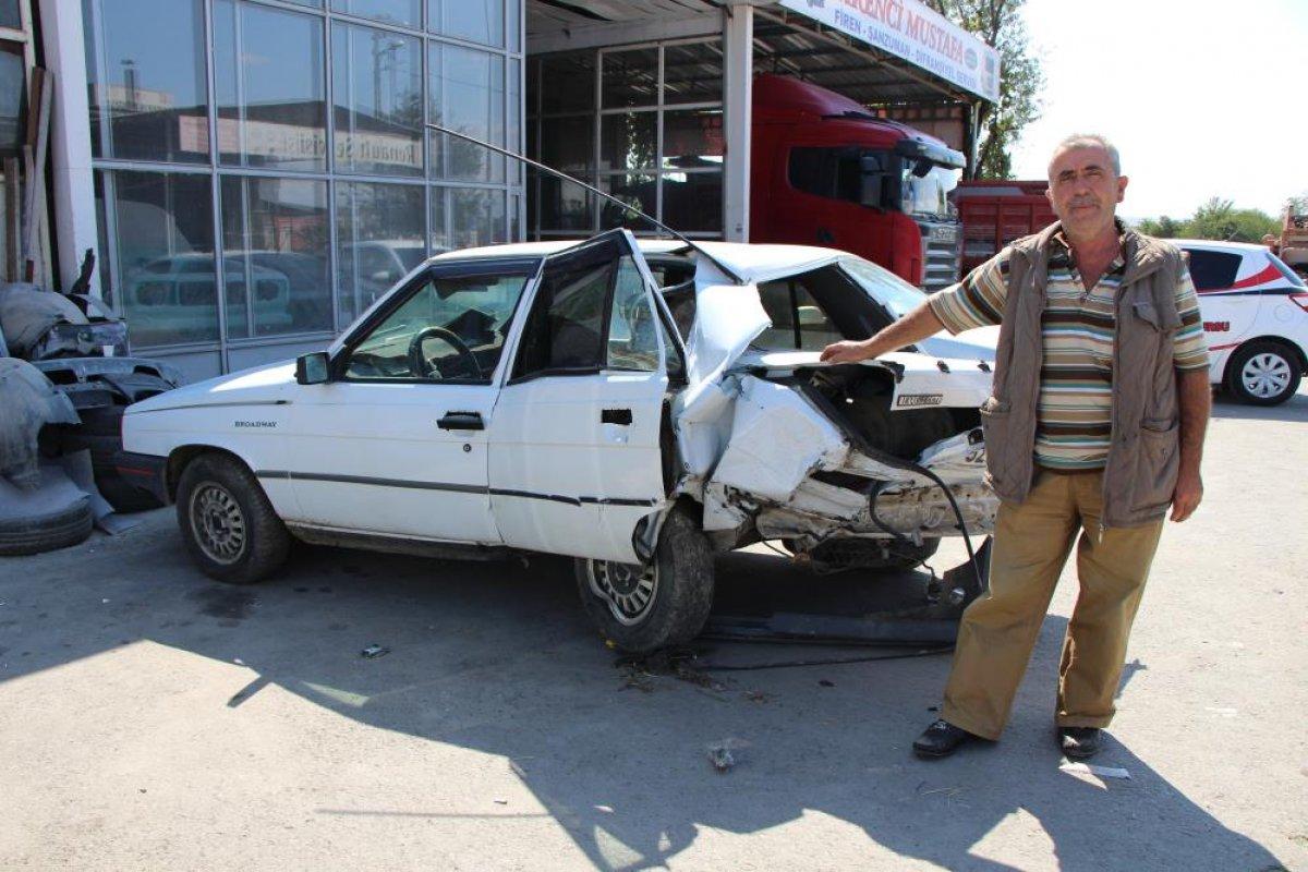 Amasya'da seyir halindeyken uyuyan sürücü kaza yaptı