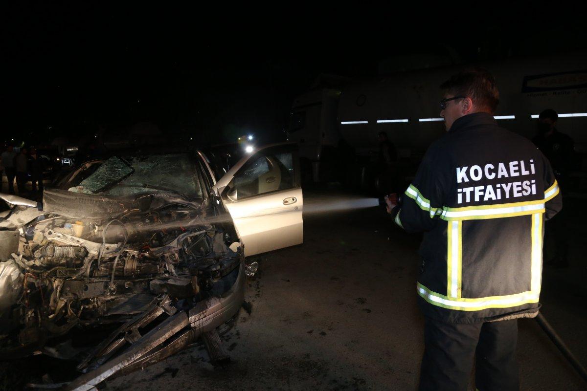 Kocaeli'de feci kaza: Çocuk camdan fırladı