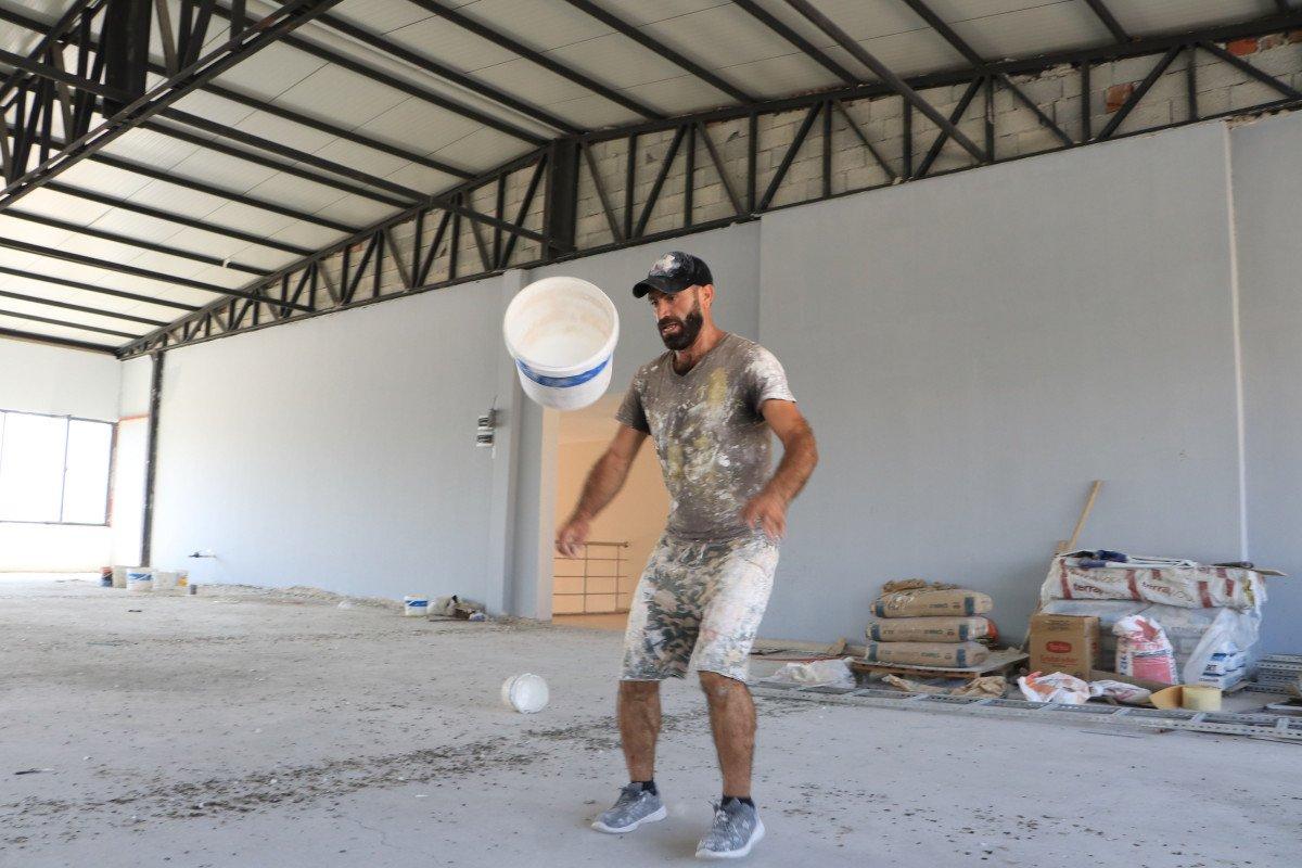 Şanlıurfa'da 'Urfalı Maradona' performansıyla etkiliyor