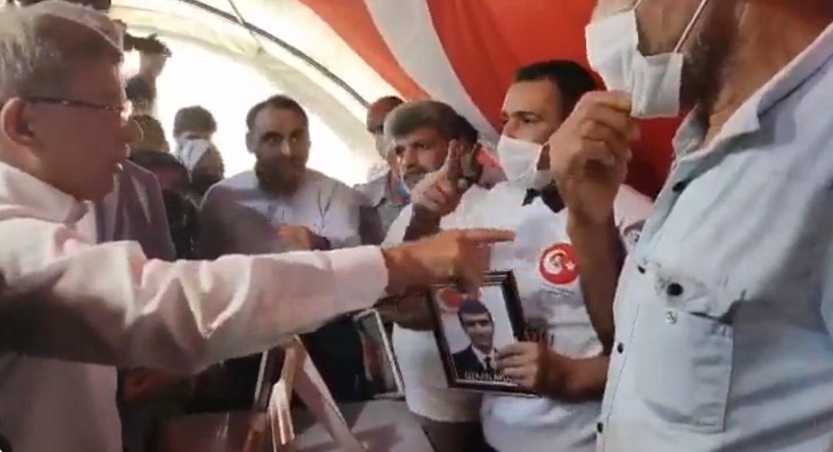 Ahmet Davutoğlu'na evlat nöbetindeki ailelerden HDP tepkisi