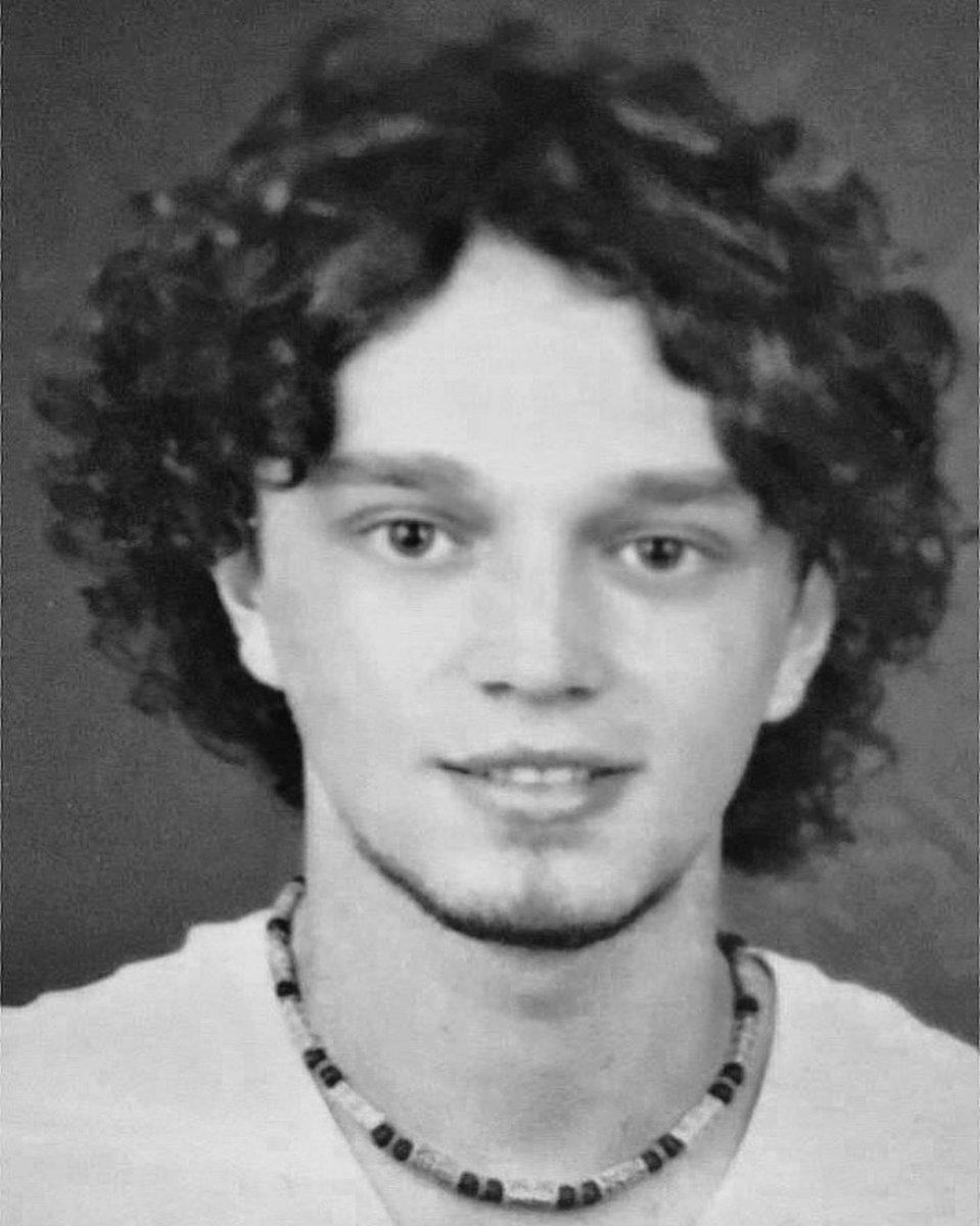 Murat Boz, 21’lik fotoğrafını paylaştı