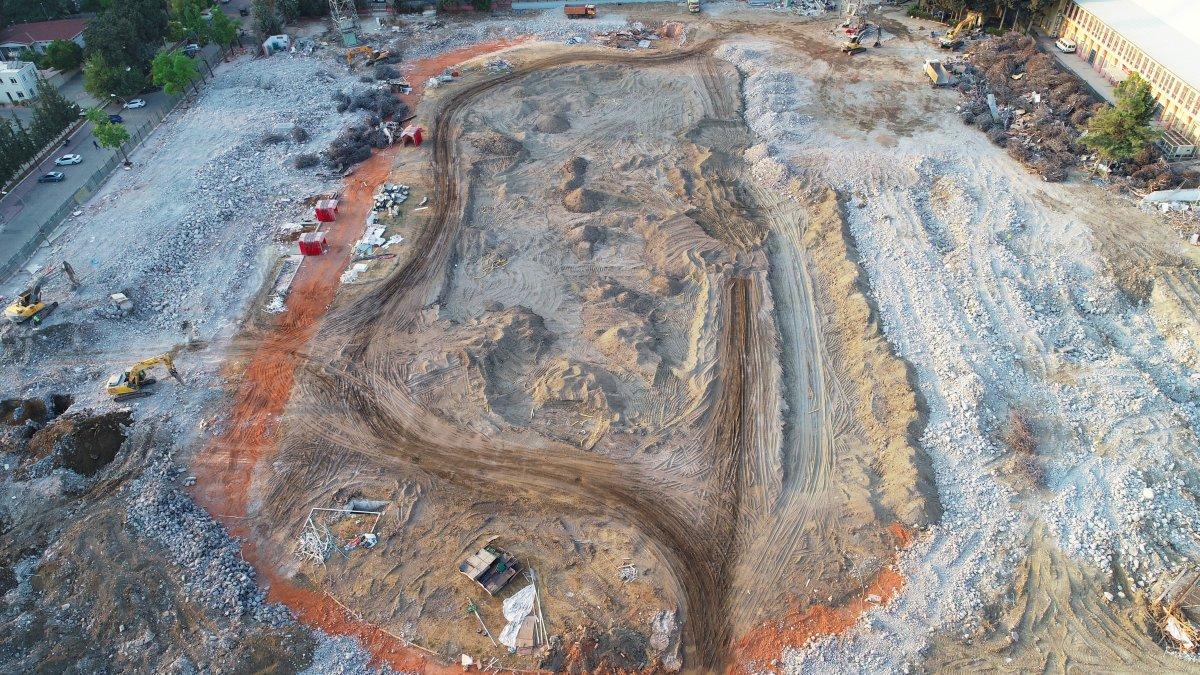 Adana 5 Ocak Fatih Terim Stadyumu yıkıldı