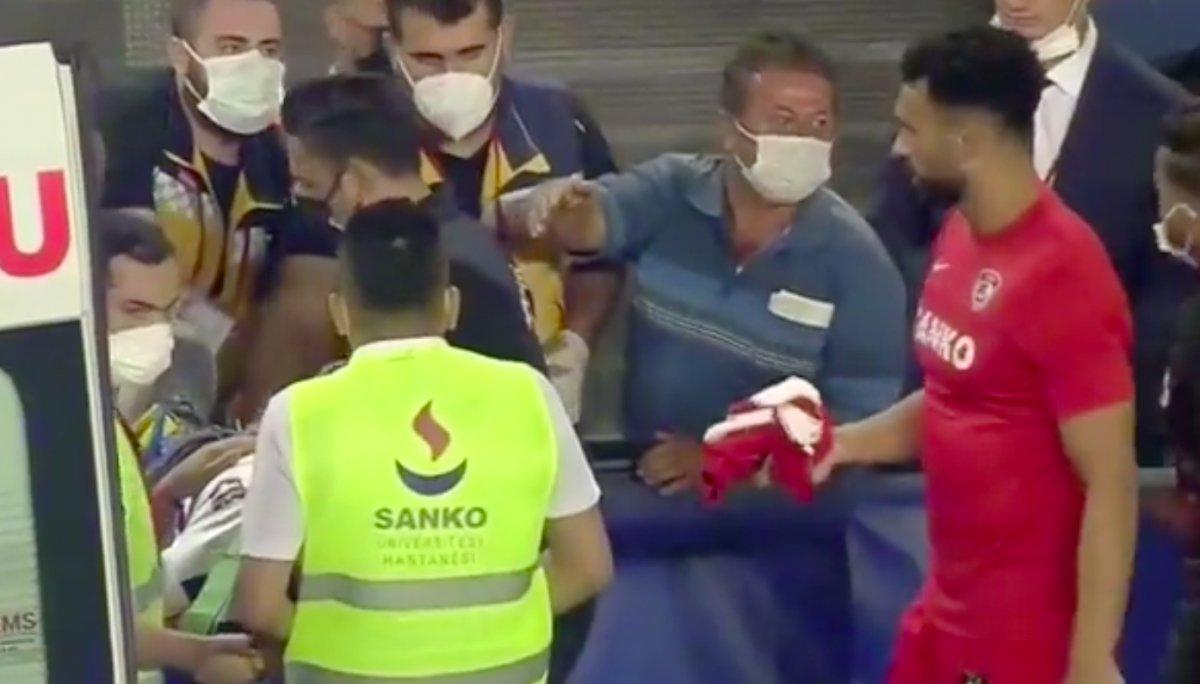 Steven Caulker'in formasını almak isterken tribünden düştü