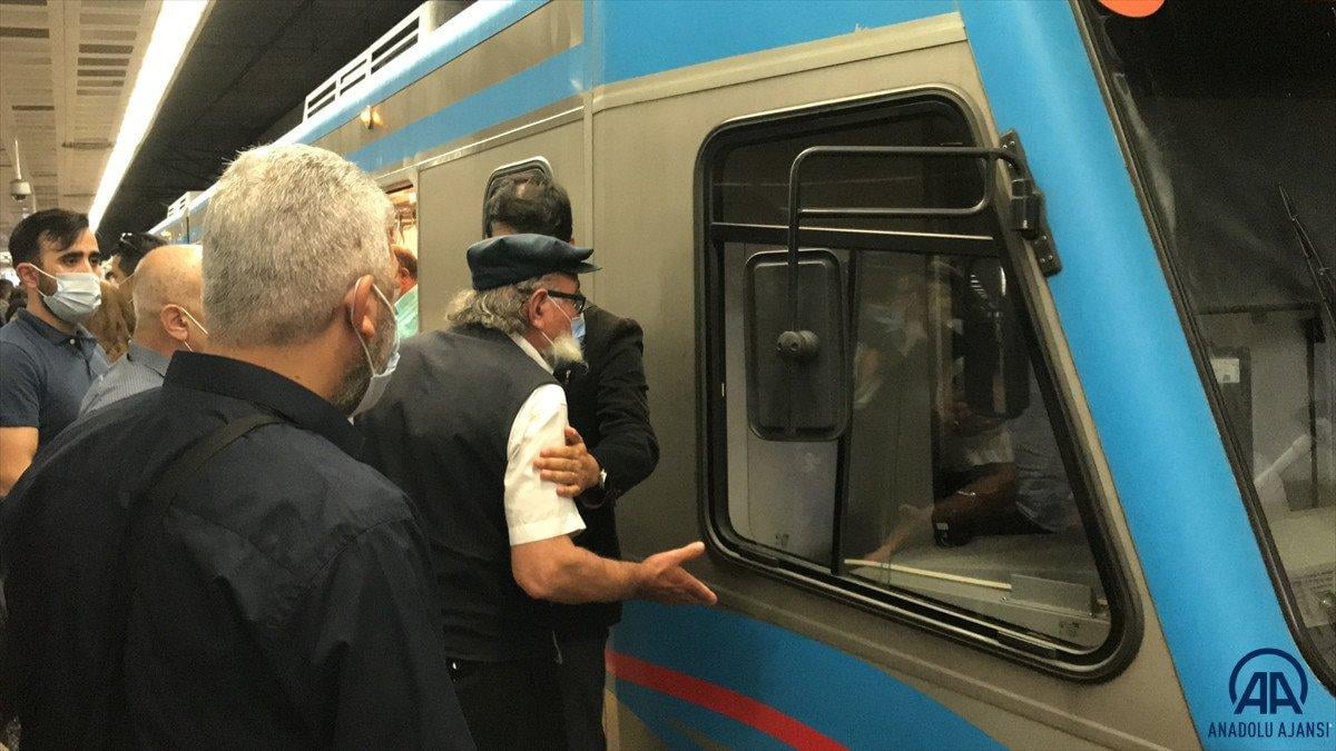 İstanbul’da tramvay arızası: Yolcular raylarda yürüdü